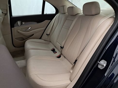 Used 2018 Mercedes-Benz E 300 4MATIC image 35