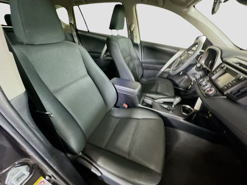 Used 2017 Toyota RAV4 LE FWD image 29