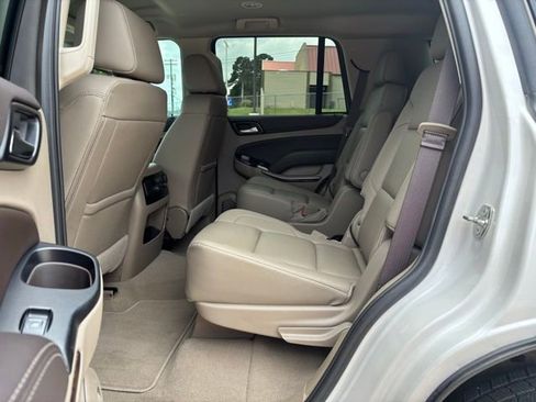 Used 2019 Chevrolet Tahoe LT w/ Luxury Package AWD/4WD image 12