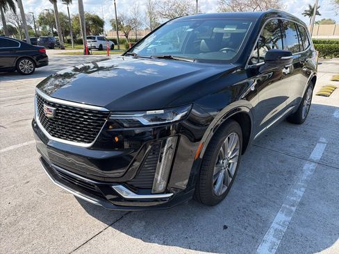 Used 2023 Cadillac XT6 Premium Luxury image 1