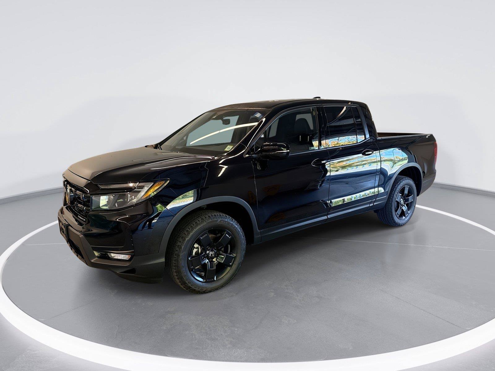 Used 2025 Honda Ridgeline Black Edition image 1