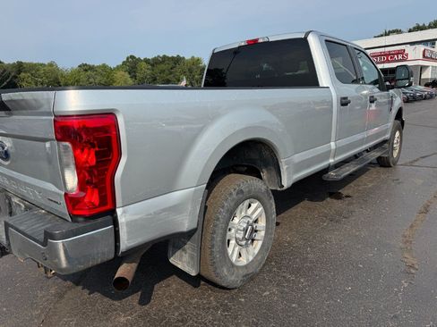 Used 2017 Ford F250 XLT w/ FX4 Off-Road Package AWD/4WD image 11
