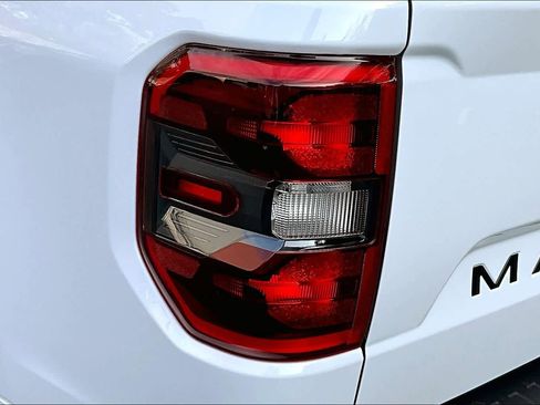 Used 2025 Ford Maverick Lobo image 27