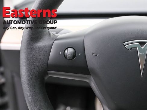 Used 2023 Tesla Model 3 Standard Range image 15