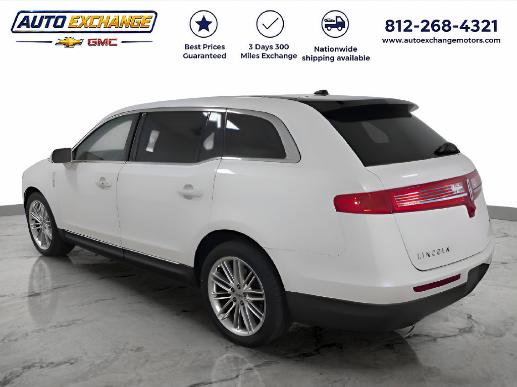 Used 2018 Lincoln MKT AWD image 16