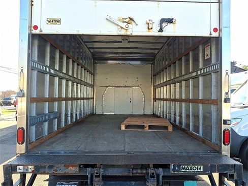 Used 2017 Ford E-350 and Econoline 350 Super Duty w/ Power Windows & Locks Group image 2