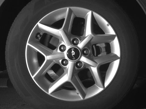 Used 2025 Kia Soul LX w/ LX Technology Package FWD image 16