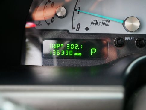 Used 2002 Ford Thunderbird RWD image 24