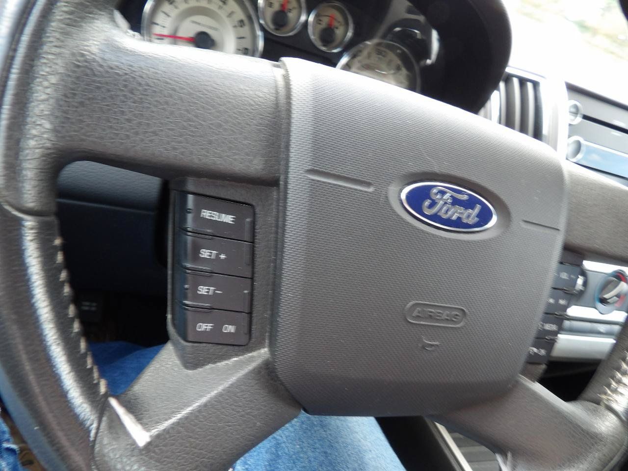 Used 2010 Ford Edge SEL AWD/4WD image 16