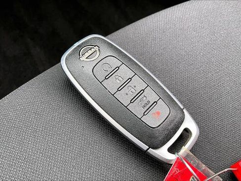 Certified 2025 Nissan Sentra SR FWD image 15
