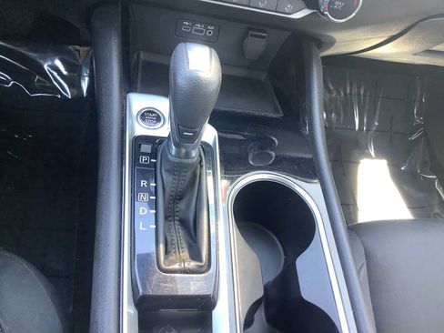 Used 2024 Nissan Altima 2.5 SV FWD image 18