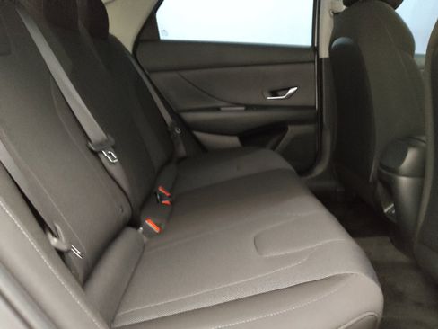 Used 2025 Hyundai Elantra SE FWD image 19