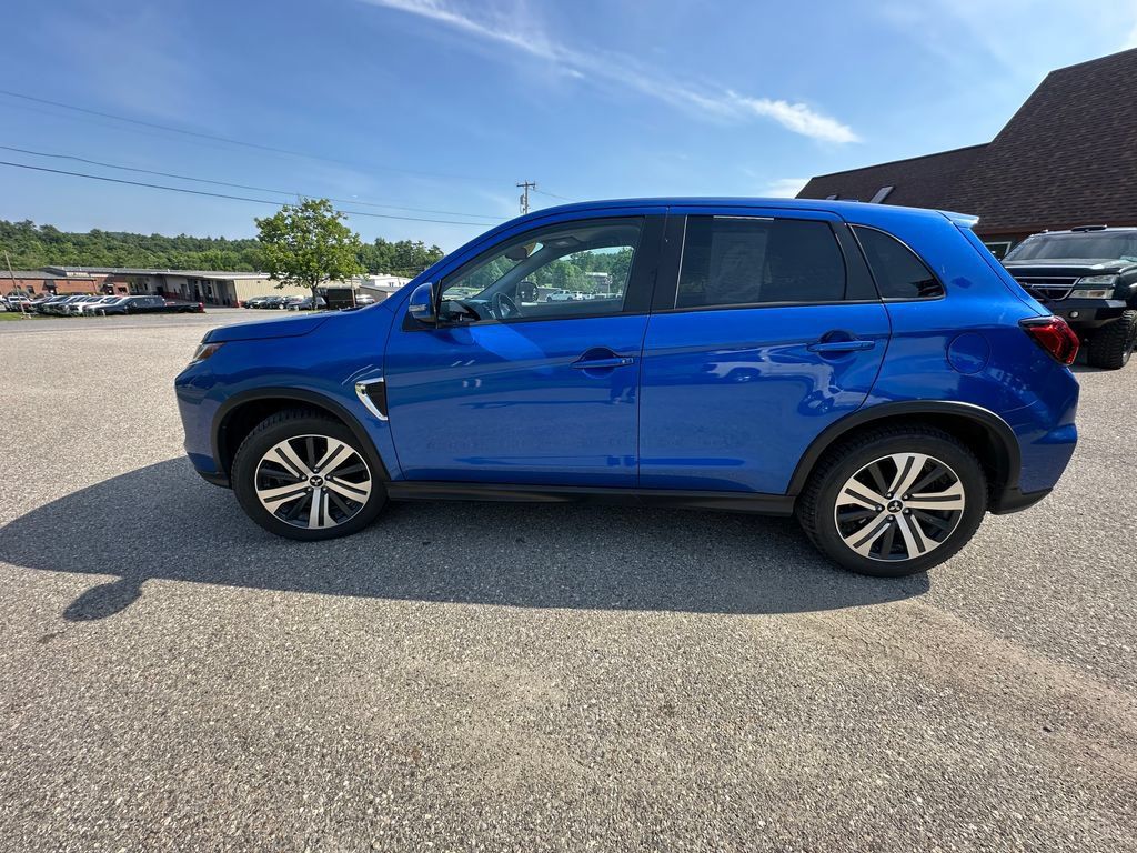 Used 2024 Mitsubishi Outlander Sport SE AWD/4WD image 2