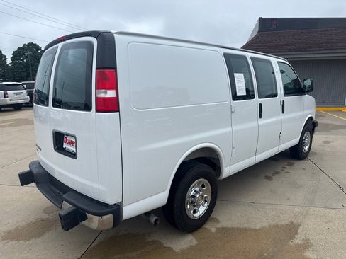 Used 2025 Chevrolet Express 2500 w/ Driver Convenience Package RWD image 5