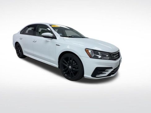 Used 2018 Volkswagen Passat 2.0T R-Line FWD image 2