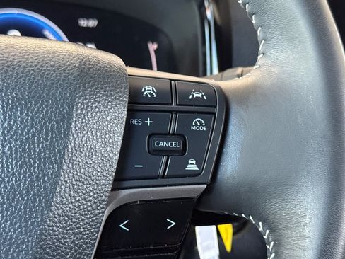 Used 2025 Toyota Camry SE FWD image 27