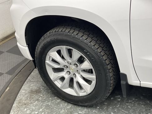 Certified 2023 Chevrolet Silverado 1500 Custom AWD/4WD image 32
