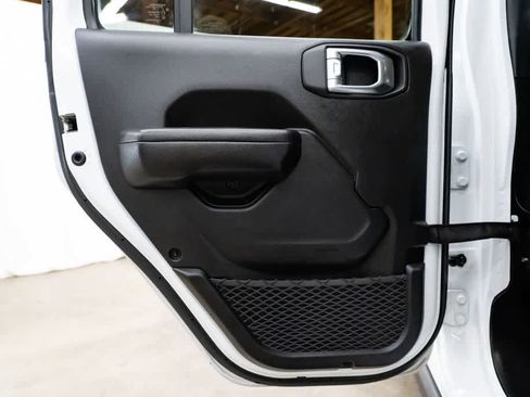 Used 2024 Jeep Wrangler Unlimited Rubicon 4xe AWD/4WD image 25