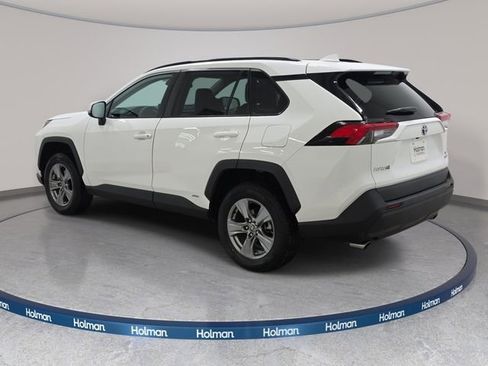 Certified 2022 Toyota RAV4 XLE w/ Carpet Mat Package (TMS) AWD/4WD image 7