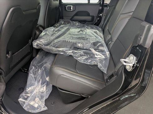 New 2025 Jeep Gladiator Sport image 13