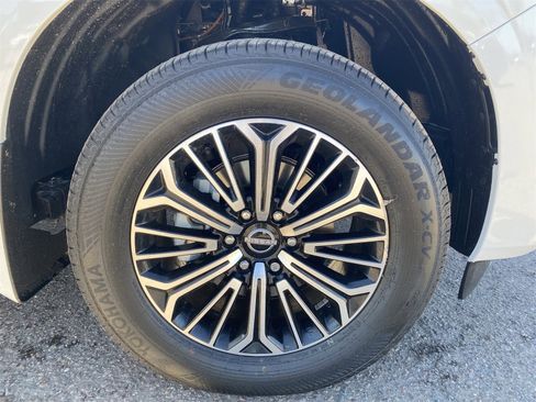 New 2026 Nissan Armada SL w/ Captain's Chari Seat Package image 10