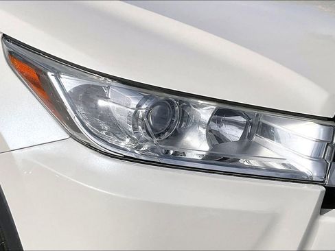 Used 2017 Toyota Highlander XLE image 33