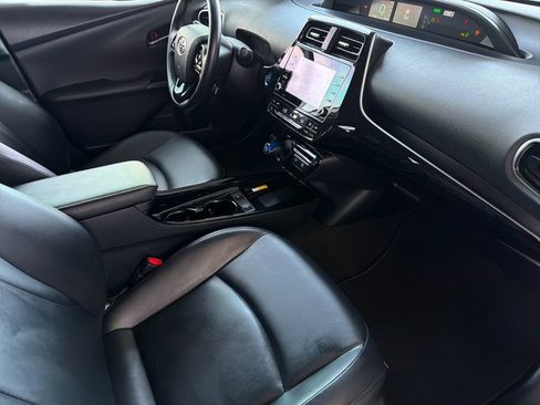 Used 2022 Toyota Prius FWD image 16