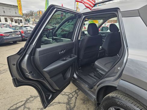 Used 2022 Nissan Pathfinder SV w/ Cargo Package image 8