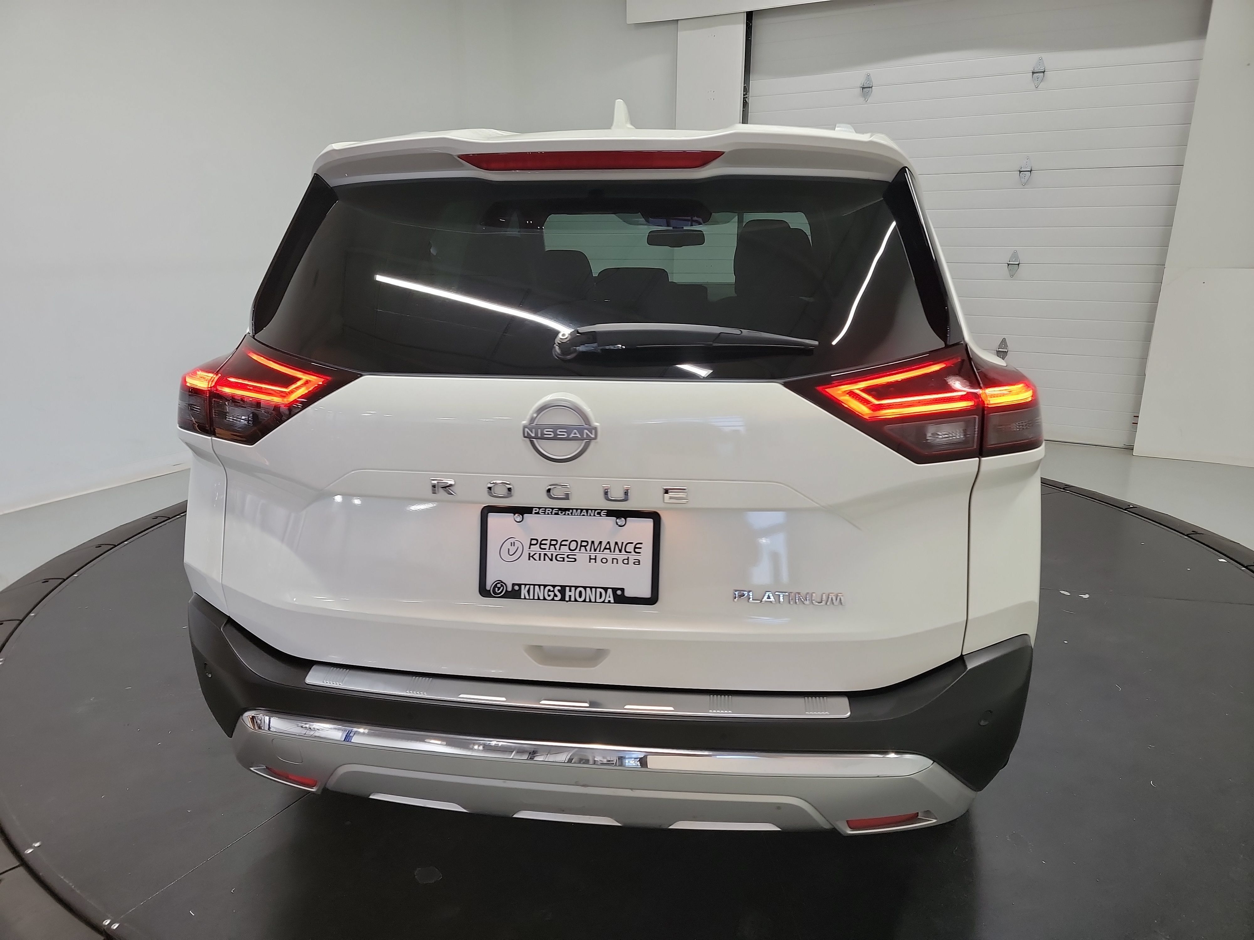 Used 2023 Nissan Rogue Platinum FWD image 8