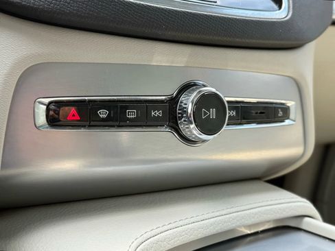 Used 2016 Volvo XC90 T5 Momentum image 15