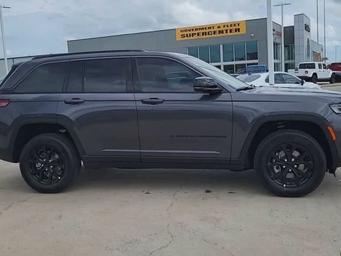New 2026 Jeep Compass Latitude AWD/4WD image 9