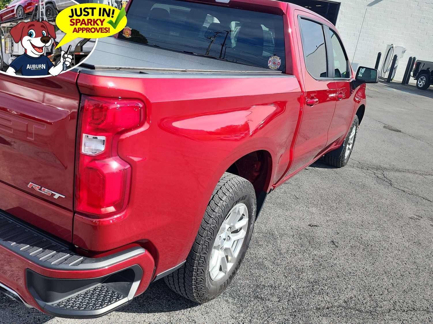 Used 2024 Chevrolet Silverado 1500 RST w/ Z71 Off-Road Package AWD/4WD image 3