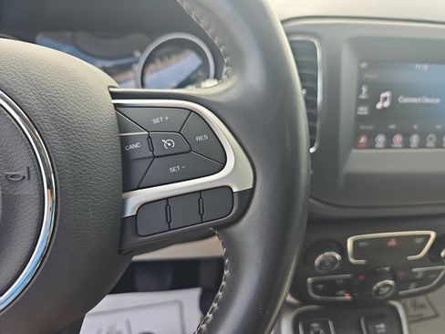 Used 2019 Jeep Compass Latitude w/ Popular Equipment Group FWD image 15