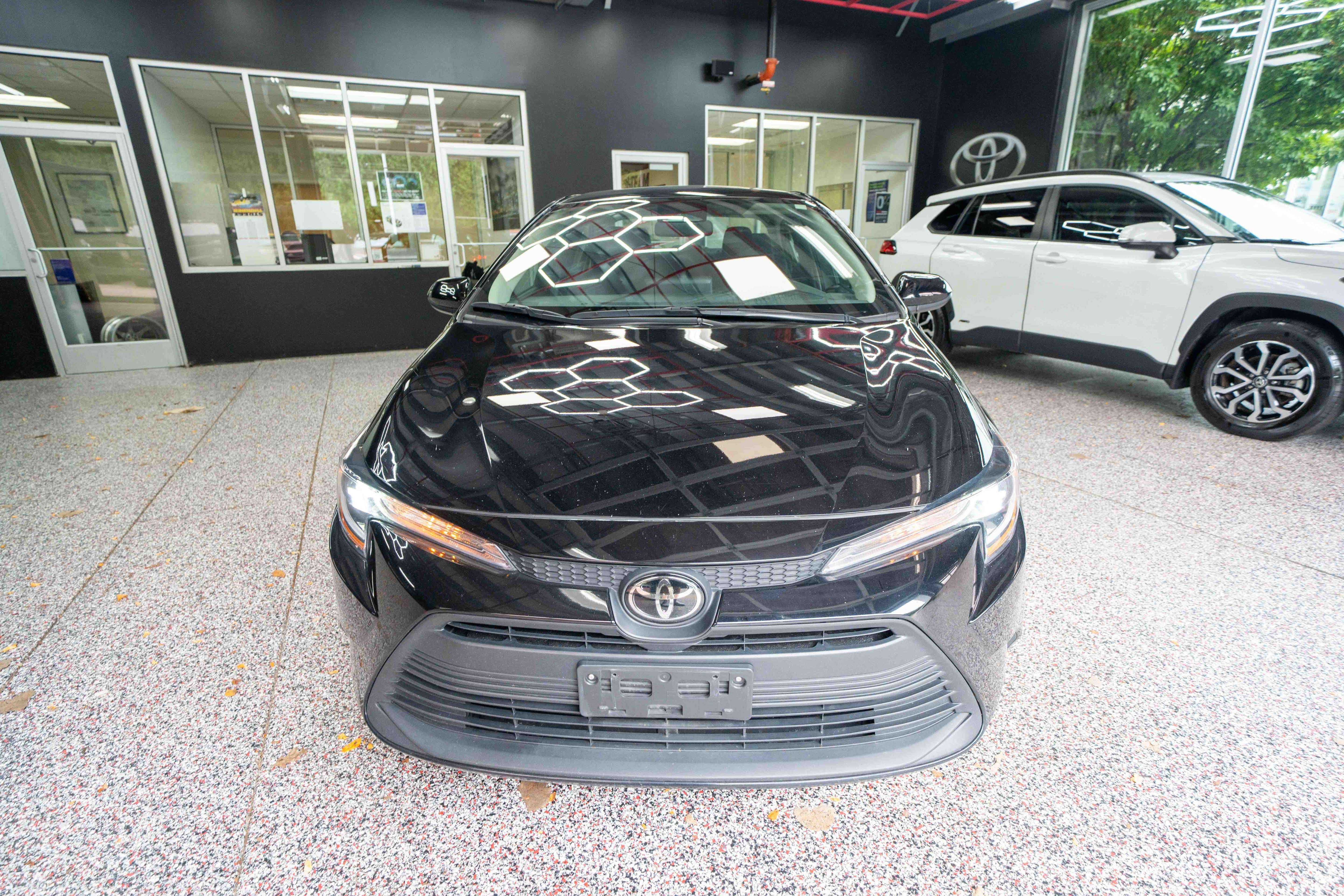 Used 2024 Toyota Corolla LE FWD image 6