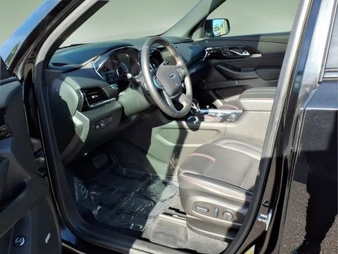 Used 2023 Chevrolet Traverse RS w/ LPO, Floor Liner Package AWD/4WD image 11