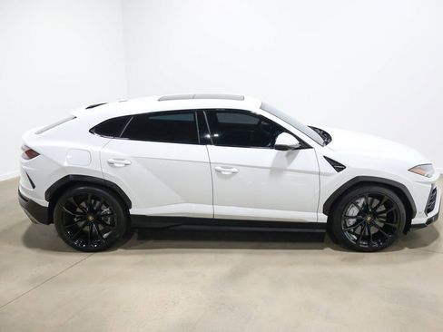 Used 2020 Lamborghini Urus image 67