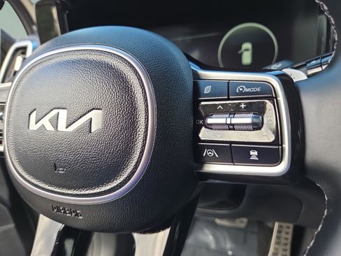Used 2023 Kia Sorento SX Prestige image 12