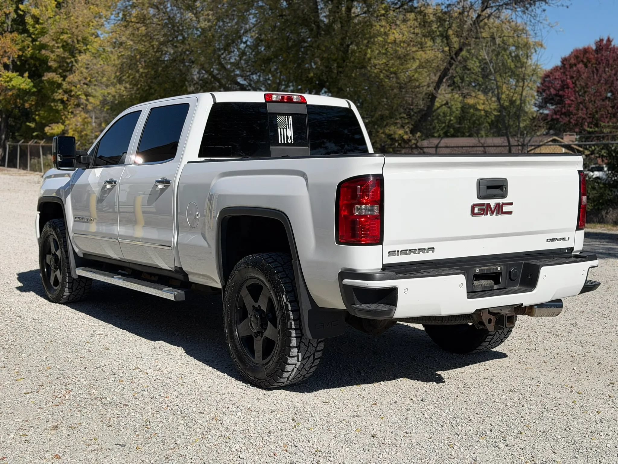 Used 2015 GMC Sierra 2500 Denali w/ Duramax Plus Package AWD/4WD image 7