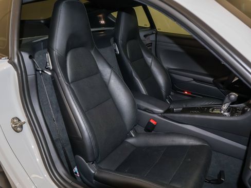 Used 2019 Porsche 718 Cayman RWD image 38