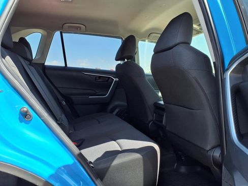 Used 2019 Toyota RAV4 LE AWD/4WD image 27