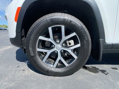 Used 2024 Jeep Grand Cherokee Limited w/ Trailer Tow Package image 11