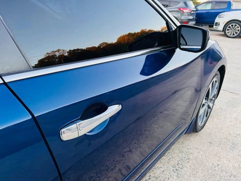 Used 2016 Nissan Altima 2.5 SR w/ LED Appearance Package image 15