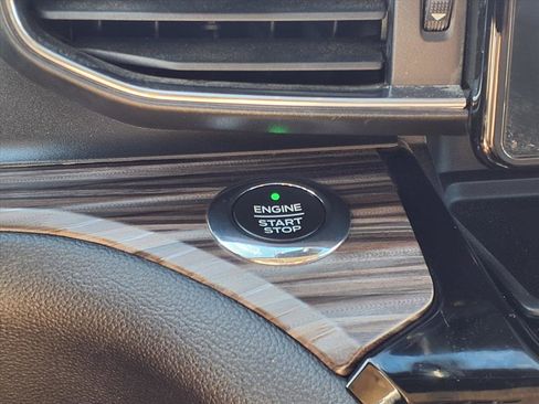 Used 2021 Ford Explorer Limited w/ Equipment Group 301A image 11