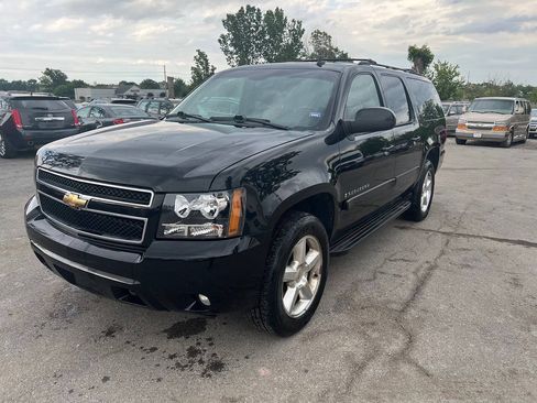 Used 2008 Chevrolet Suburban LT AWD/4WD image 1