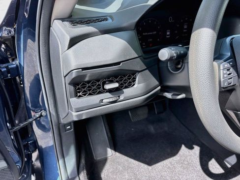 Used 2023 Honda Accord EX image 11