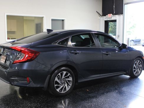 Used 2018 Honda Civic EX image 3