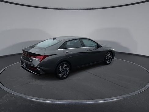 New 2026 Hyundai Elantra Limited image 11