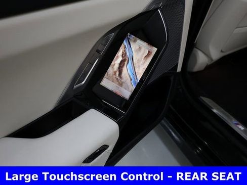 Used 2024 BMW 760i xDrive w/ Executive Package image 38