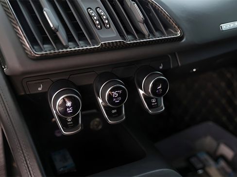 Used 2018 Audi R8 V10 plus image 22