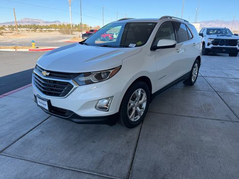 Used 2019 Chevrolet Equinox LT w/ Sun & Navigation Package image 7